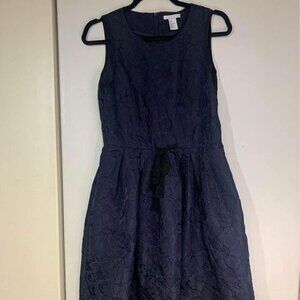 𝅺NAVY blue cocktail dress. fit & flare. belted. H&M size 8.